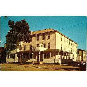 Hotel Motel Beaurivage, Ste. Anne Des Monts Quebec Canada Postcard